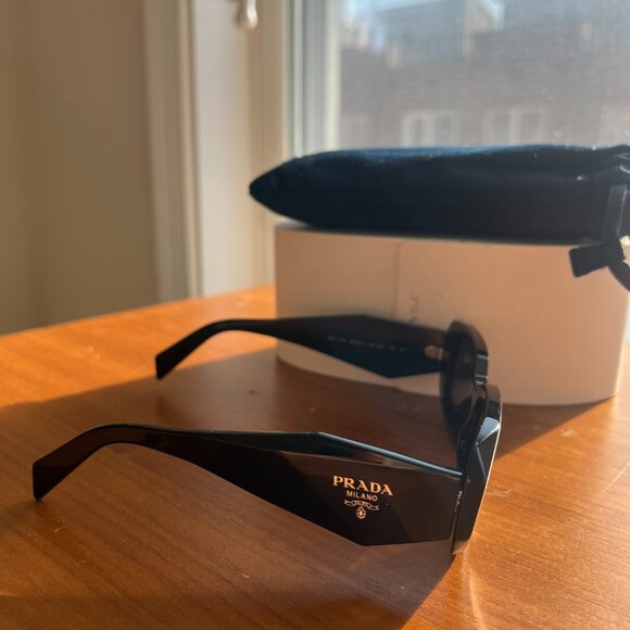 BRAND NEW PRADA Sunglasses - Picture 5 of 5
